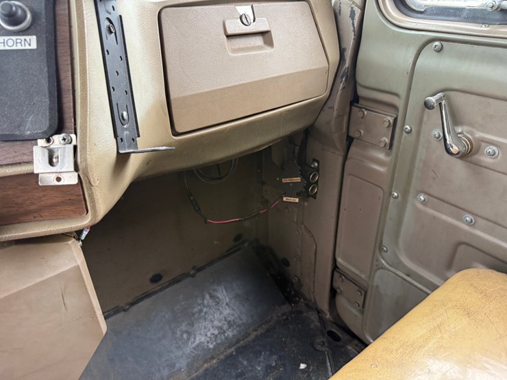 1984-mack-dm492s-image-48