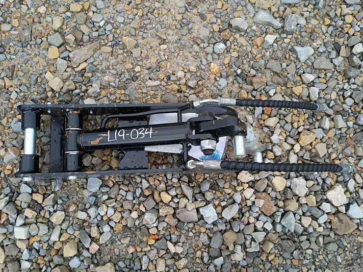 #l19-034-•-tpm-hydraulic-thumb-mini-excavator-attachment-image-1