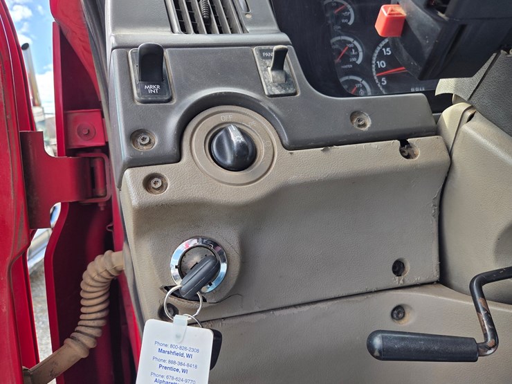 2005-massey-ferguson-8-image-71