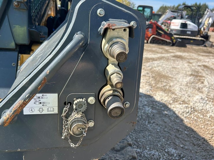 2018-deere-333g-image-11