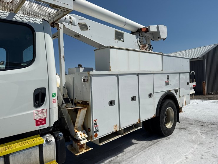 #1070-•-2012-freightliner-boom/crane-truck-image-22