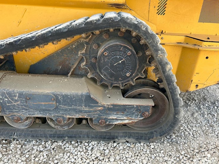 2021-deere-325g-image-18