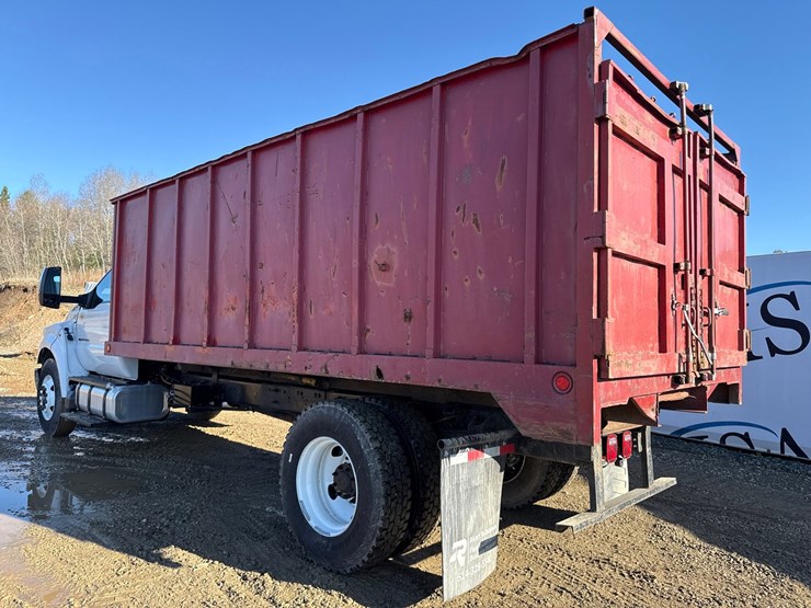 2023-ford-f750-image-3