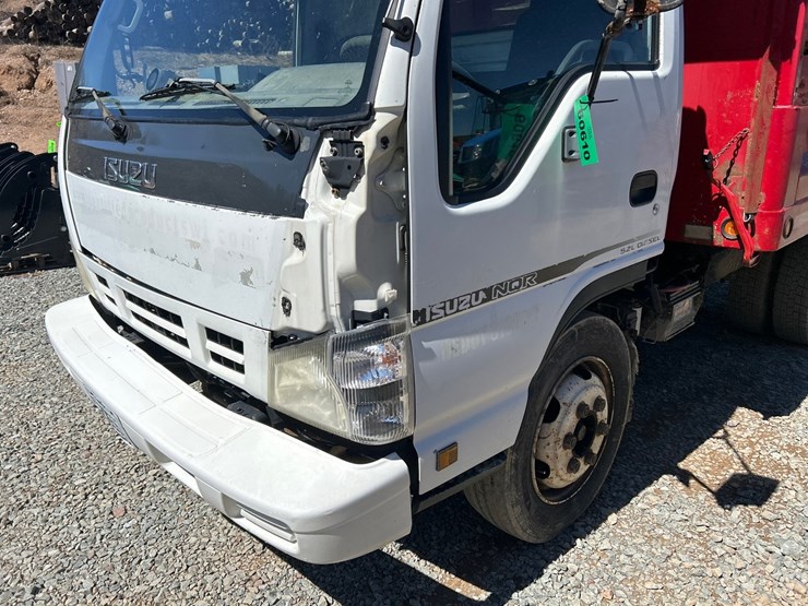 2005-isuzu-nqr-image-9