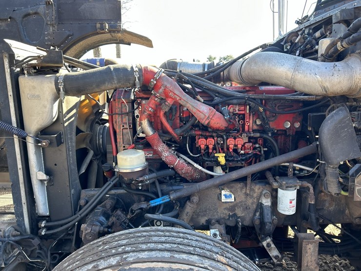 2005-peterbilt-379-image-54