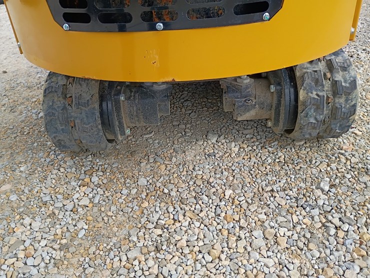 #23947-•-2025-agt-h15r-mini-excavator-image-11