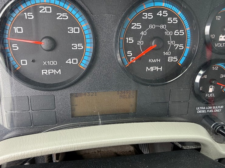 2013-international-4400-sba-image-44