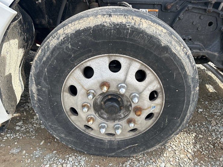 2017-kenworth-t680-image-95