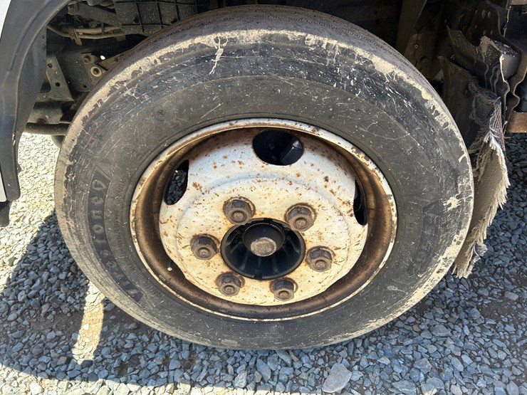 2005-isuzu-nqr-image-62