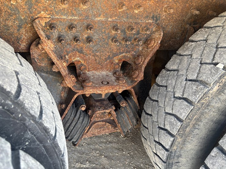 2006-international-7600-image-96