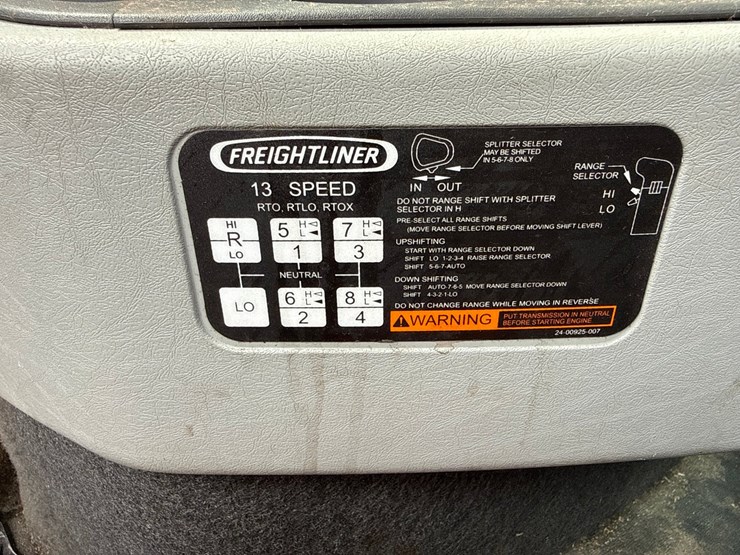 2018-freightliner-122sd-image-62