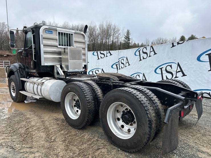 2019-international-hx620-image-3