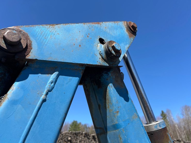 ditch-witch-r65-image-10