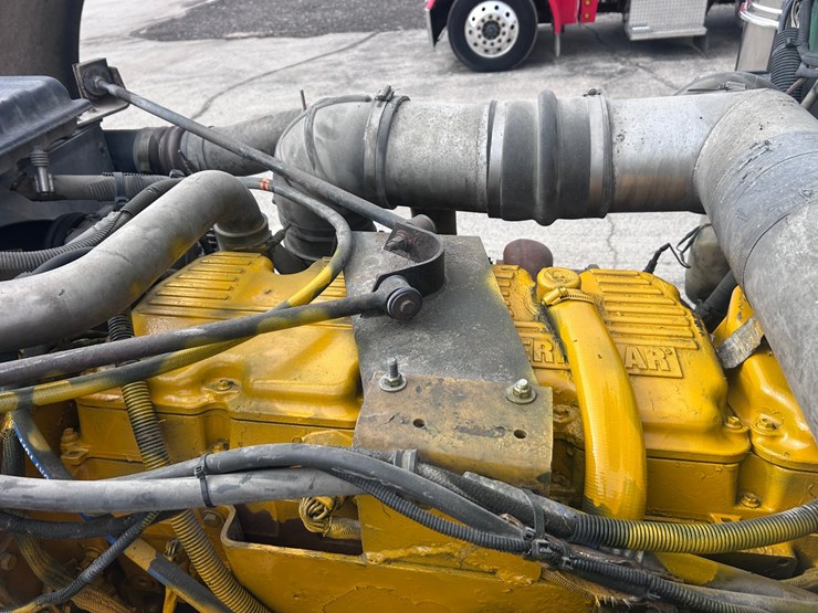 1999-peterbilt-379-image-68