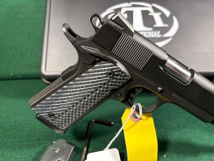 rock-island-armory-45-acp-pistol-image-3