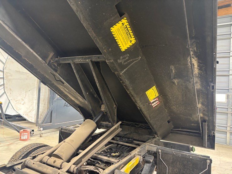 2022-ford-f550-sd-image-62