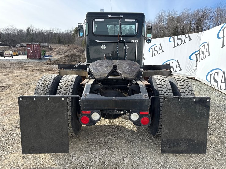 2013-peterbilt-337-image-4