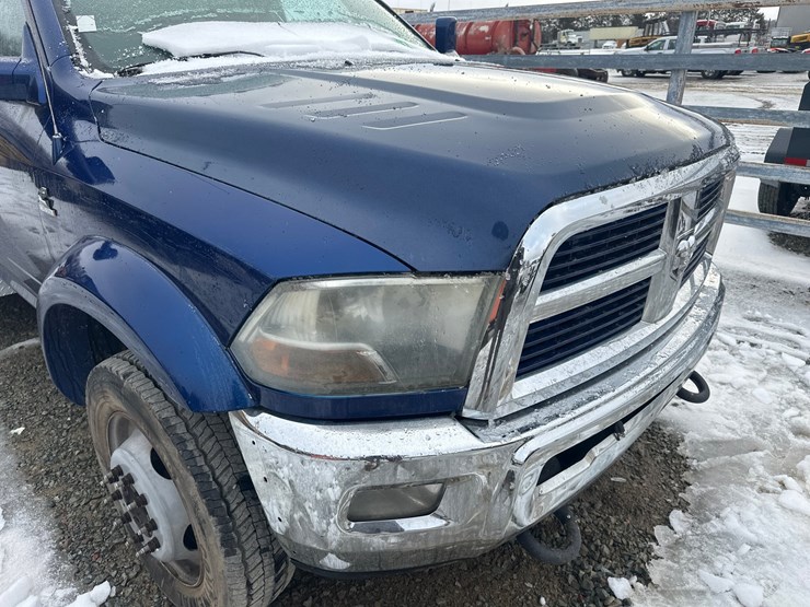 2012-massey-ferguson-8-image-10