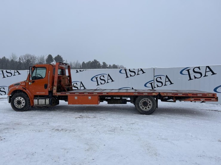 2016-massey-ferguson-8-image-2