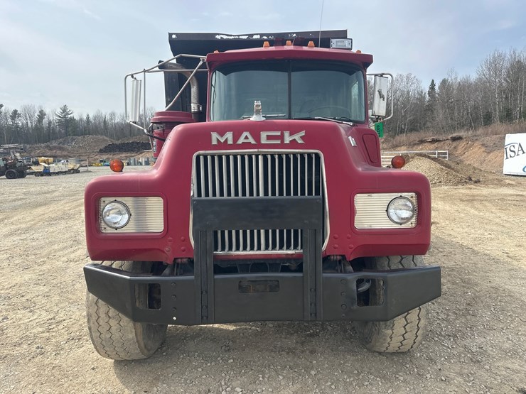 1986-mack-dm686s-image-8