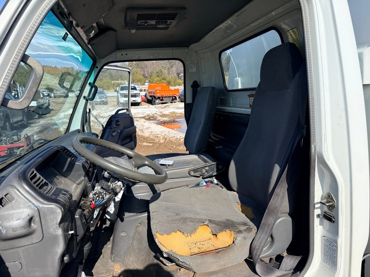 2001-isuzu-npr-image-37