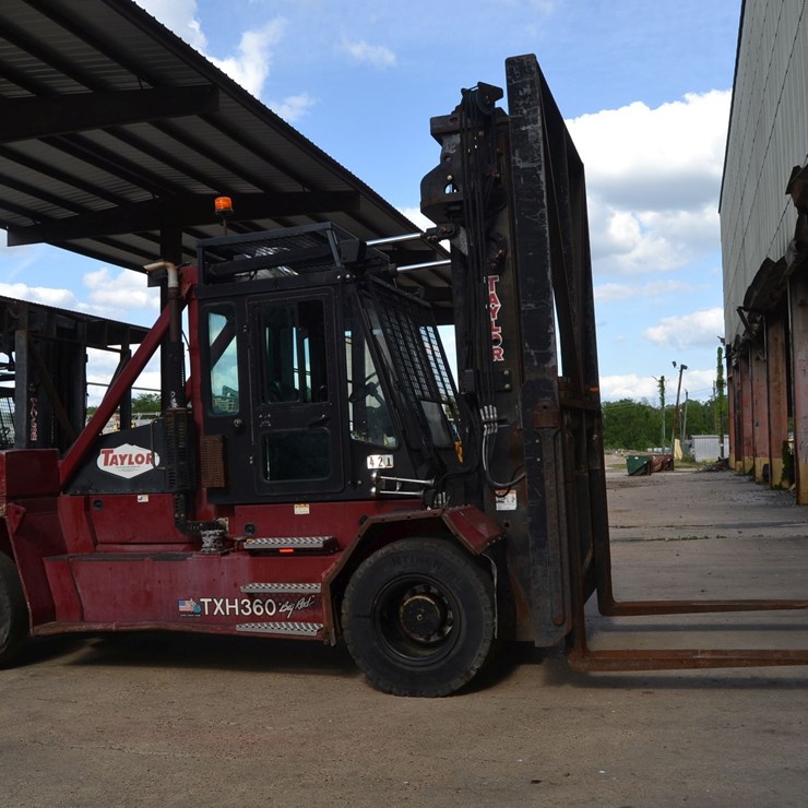 TAYLOR MODEL TXH360L DUAL WHEEL FORKLIFT W/ SIDE SHIFT W/ FORK POSITIONER W/ CUMMINS ENGINE W/ ENCLOSED CAB SN#SMK39312  44,863  HOURS