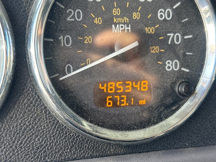 2013-peterbilt-365-image-38