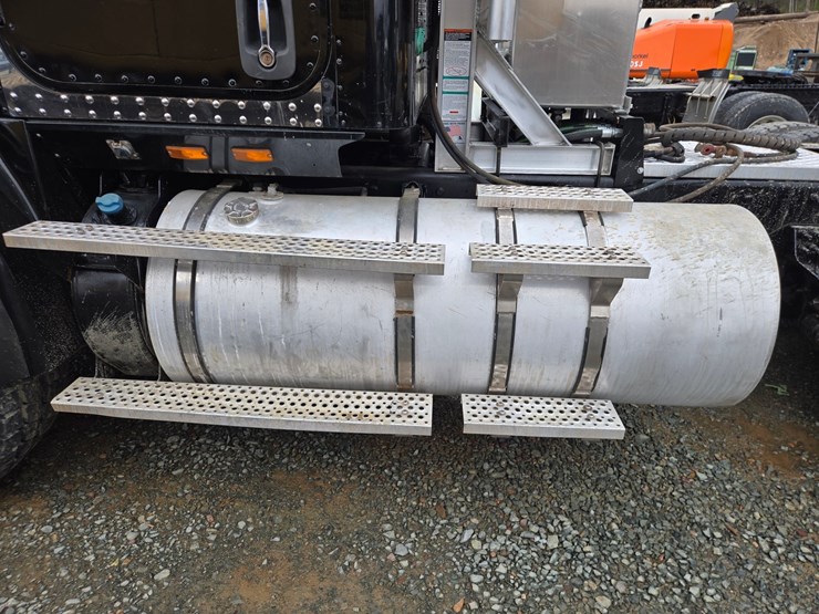 2019-international-hx620-image-16