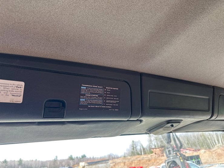 2000-gmc-t6500-image-41