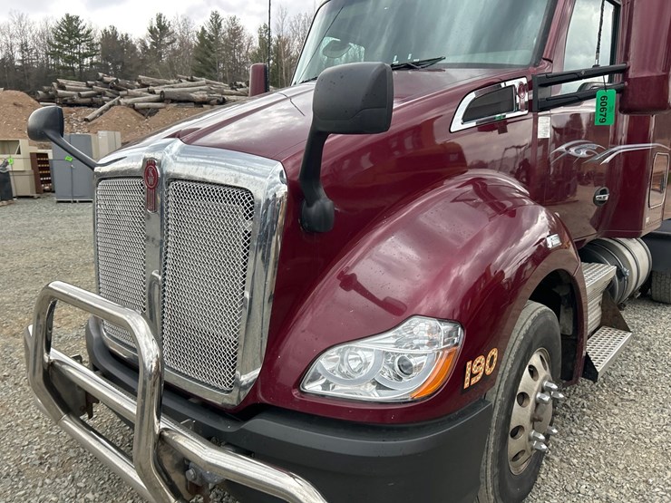 2016-kenworth-t680-image-9