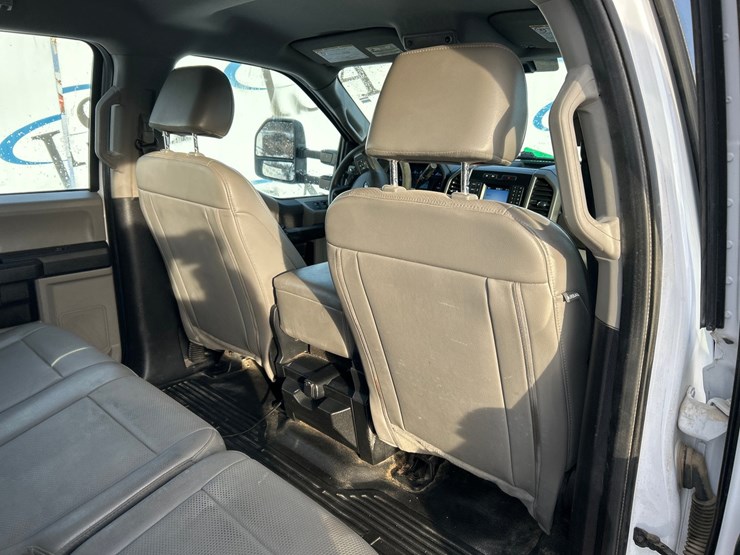 2021-ford-f550-image-63