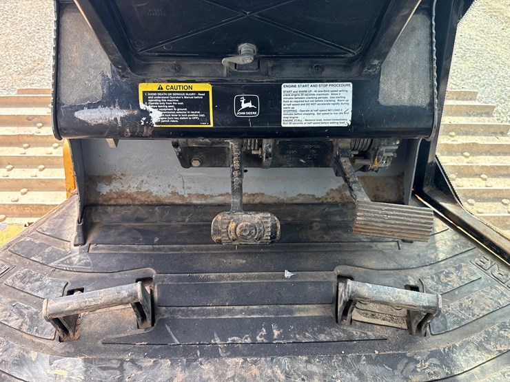 2002-deere-700h-lgp-image-45