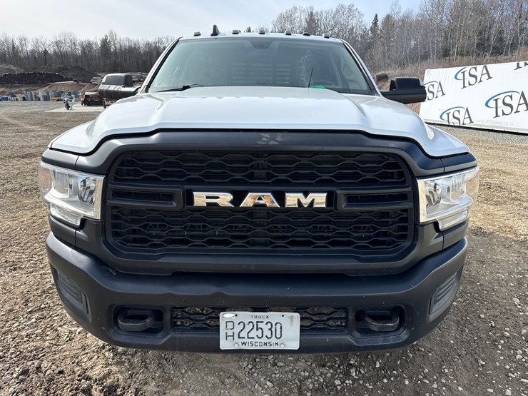 2019-dodge-3500hd-image-8