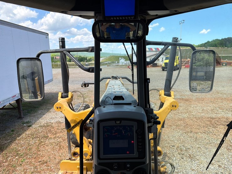 2018-caterpillar-12m3-image-48