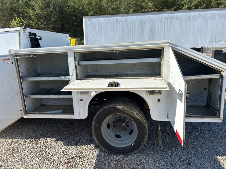 2012-ford-f550-image-23