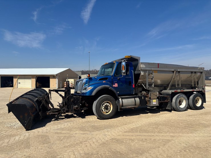 2006-international-7600-image-1