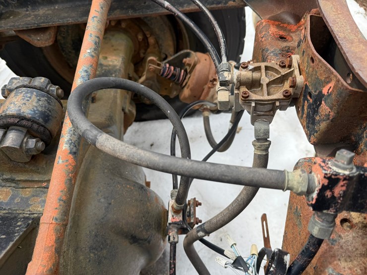 #1117-•-volvo-whitegmc-day-cab-truck-tractor-image-46