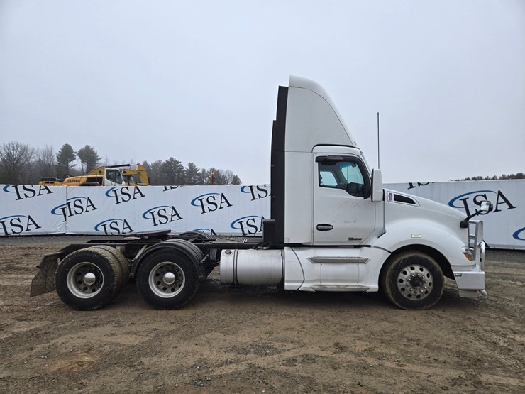 2017-kenworth-t680-image-6