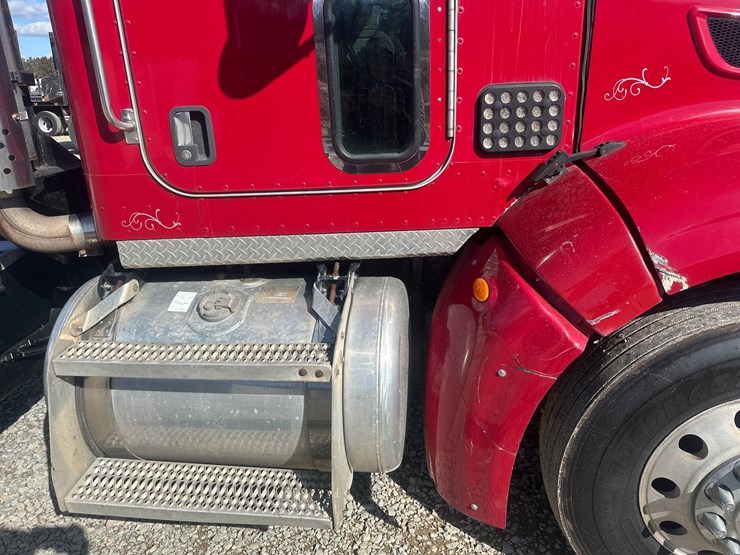 2008-peterbilt-386-image-12