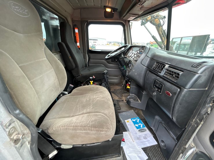 2005-peterbilt-357-image-68