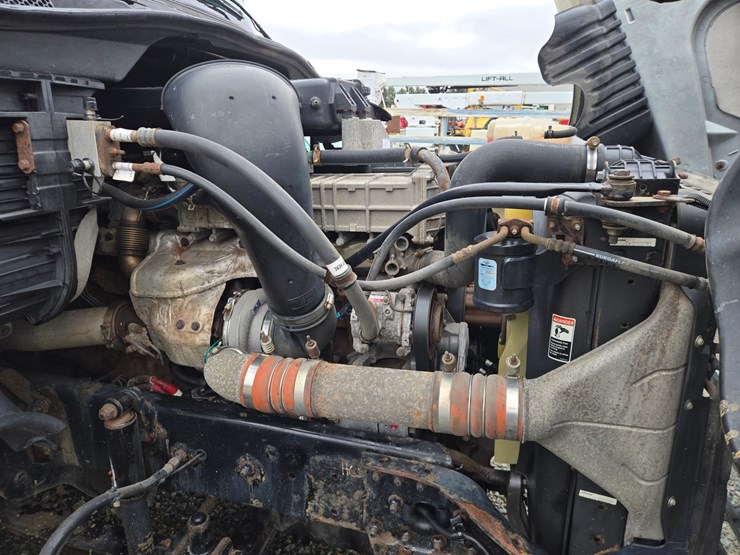 2016-freightliner-cascadia-125-image-45