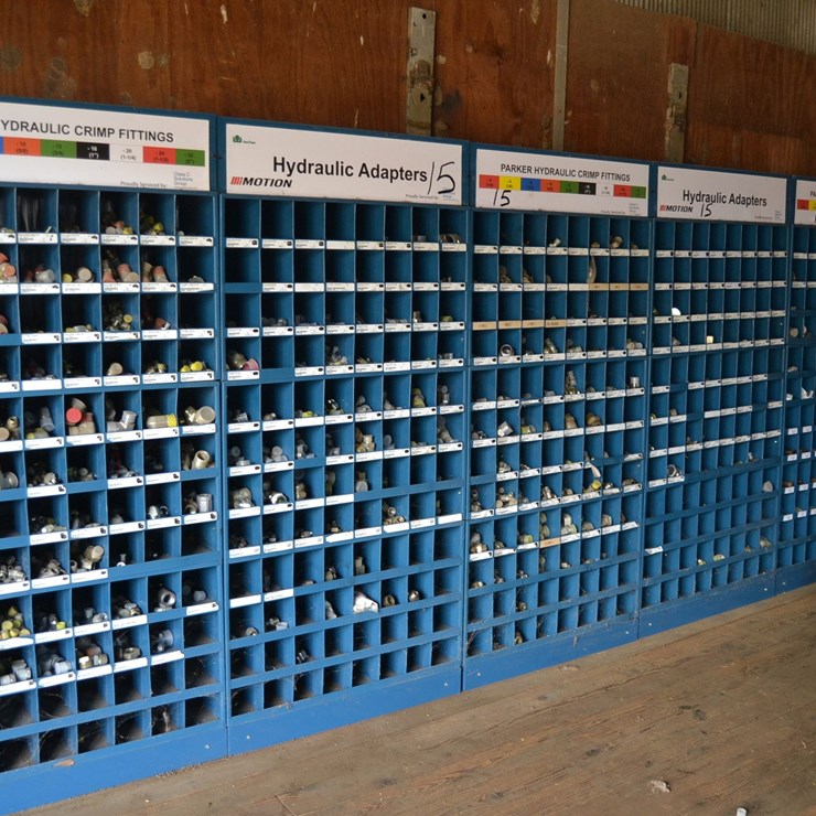 6 SECTION BOLT BIN W/ PARKER HYDRAULIC FITTINGS