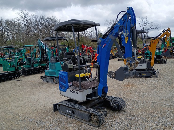 #24168-•-2025-diesel-agt-xz20k-c-mini-excavator-image-6