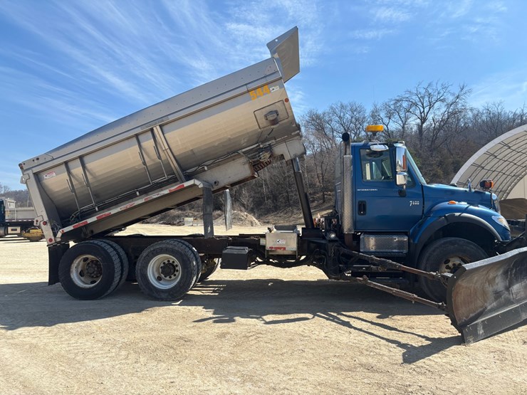 2006-international-7600-image-155