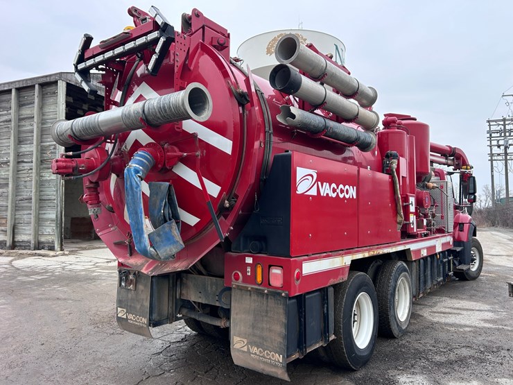 #1690-•-2013-international-7500-6x4-hydro-excavation-truck-image-5