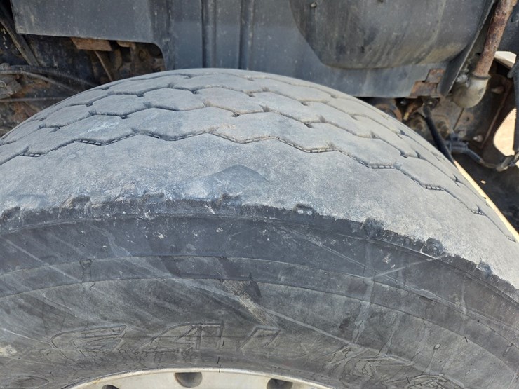 2012-international-7600-image-69