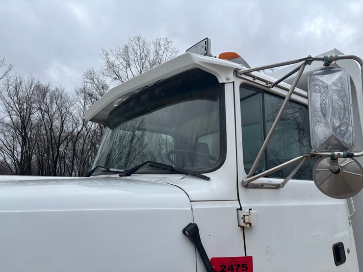 1997-ford-lt8000-image-10