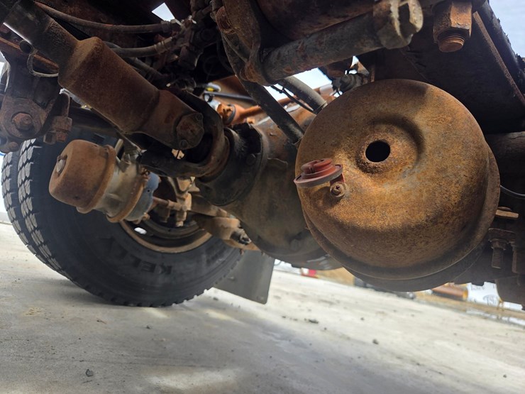 2002-peterbilt-379-image-42