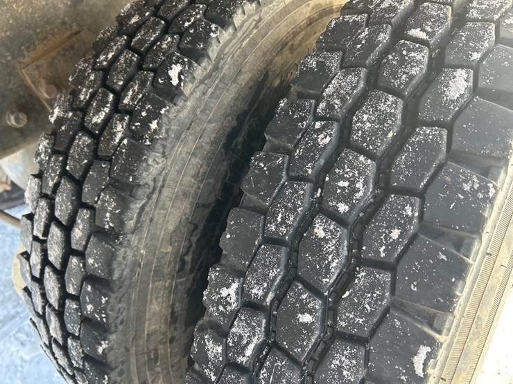 2005-international-7600-image-86