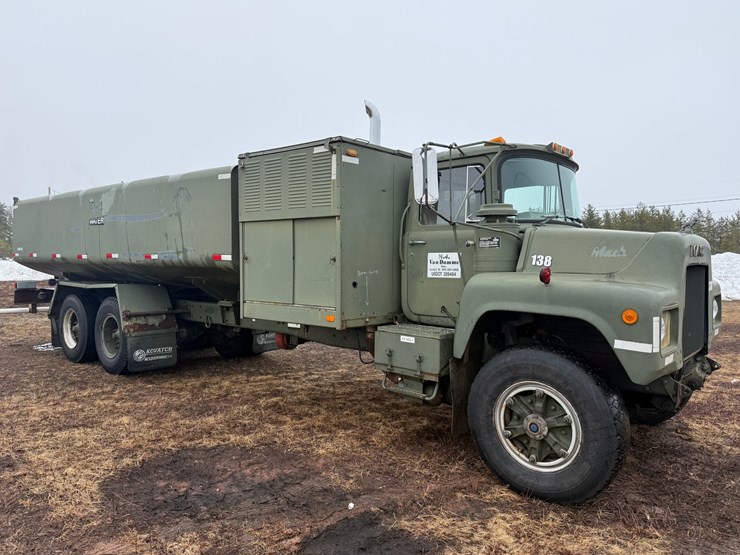 1984-mack-dm492s-image-7